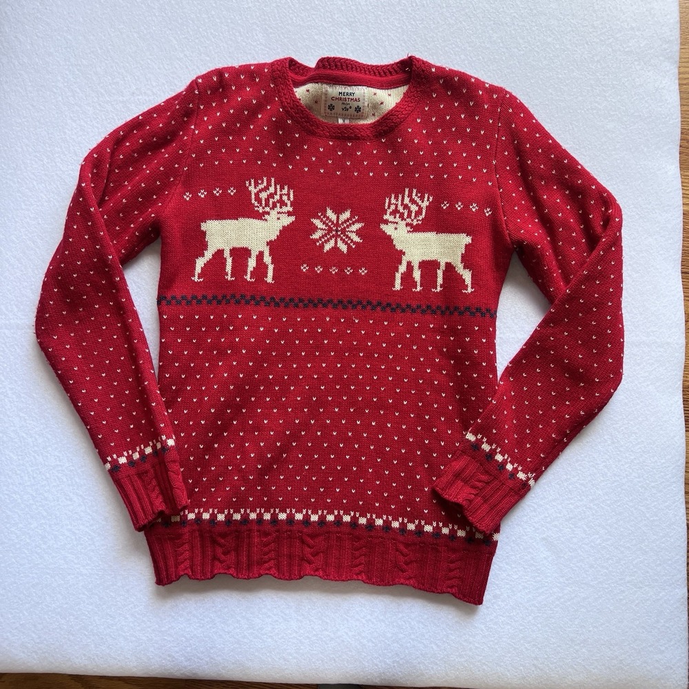 V28 Merry Christmas Red Sweater Size Med Reindeer Snowflake Pullover Crew Neck